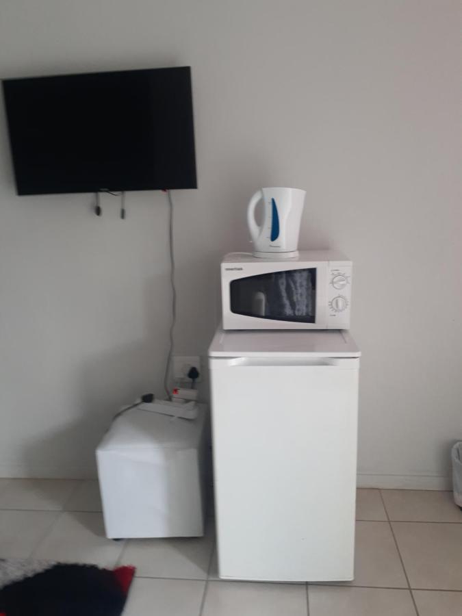 Ruros Guest House Kempton Park Ngoại thất bức ảnh